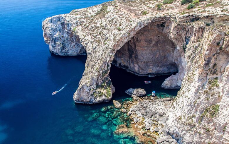 Things to do in Malta: Grotto Azul