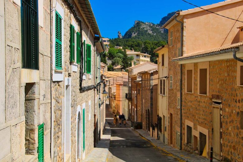 Idle Your Way Through the Streets of Soller to do in Mallorca