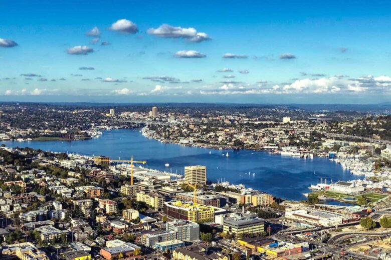 South Lake Union, business area with bars, restaurants and shops