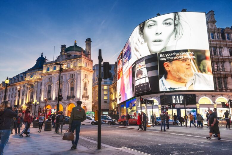 PIccadilly Circus