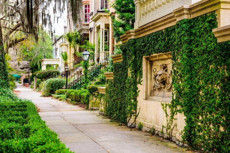 Where To Stay In Savannah: 7 Best Areas - The Nomadvisor