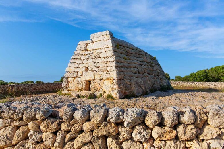 Naveta des Tudons – burial site from the Talayotic era 900 BC