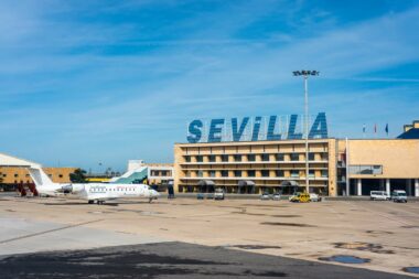 How to get from Seville Airport to City Centre