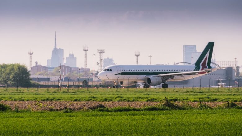 How to get from Milan Linate Airport to the city center