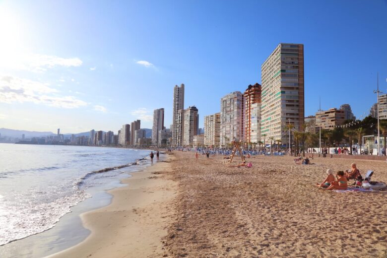 Levante Beach, the Best Area in Benidorm for Nightlife and Beach Atmosphere