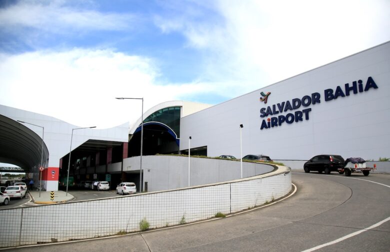 How to get from Salvador de Bahia airport to the city centre How to get from Salvador de Bahia airport to the city centre