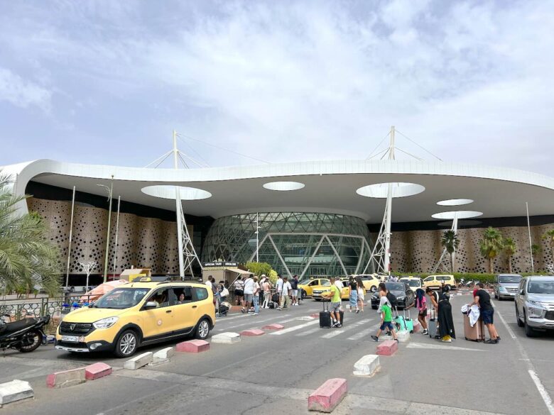 Taxi: A Comfortable and Convenient Way to Reach the City Centre