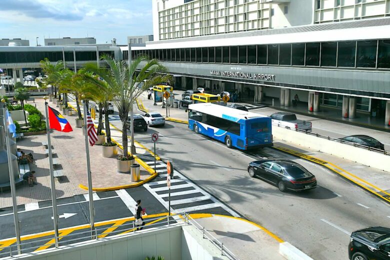Bus: The Best Way to Get from Miami Airport to Miami Beach Bus: The Best Way to Get from Miami Airport to Miami Beach