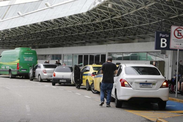 Taxi: The Easiest Door-to-Door Option Taxi: The Easiest Door-to-Door Option